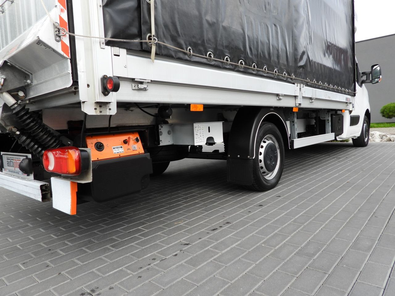 כלי רכב מסחרי עם וילונות צד RENAULT MASTER TARPAULIN LIFT 9 PALLETS WEBASTO CRUISE CONTROL LED LIGHTS PNEUMATICS AIR CONDITIONING 165HP: תמונה 18 כלי רכב מסחרי עם וילונות צד RENAULT MASTER TARPAULIN LIFT 9 PALLETS WEBASTO CRUISE CONTROL LED LIGHTS PNEUMATICS AIR CONDITIONING 165HP: תמונה 18