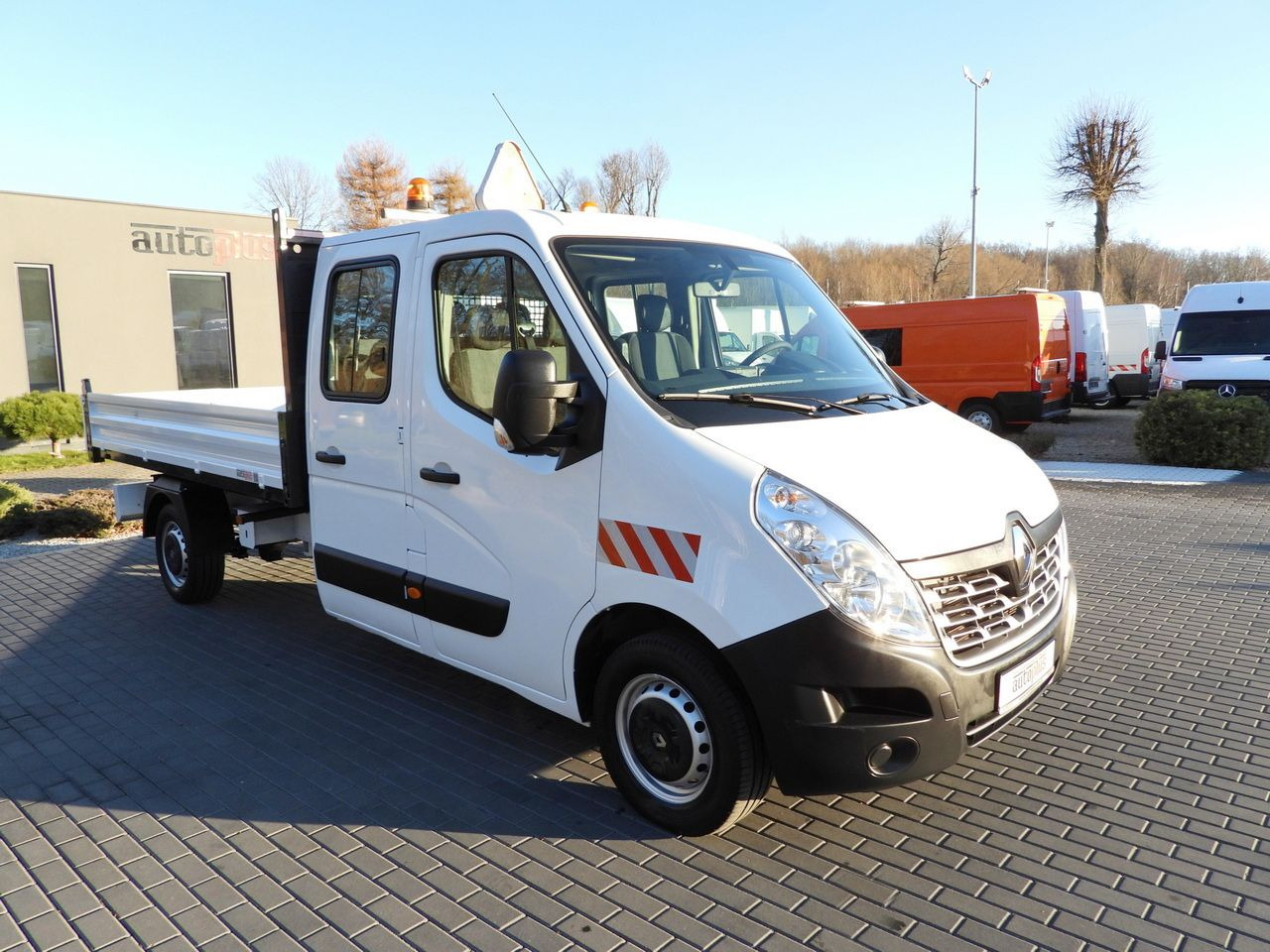 RENAULT MASTER TIPPER DOUBLE CABIN DOKA 7 SEATS CRUISE CONTROL AIR CONDITIONING 145HP - כלי רכב מסחרי מזהיר: תמונה 4 RENAULT MASTER TIPPER DOUBLE CABIN DOKA 7 SEATS CRUISE CONTROL AIR CONDITIONING 145HP - כלי רכב מסחרי מזהיר: תמונה 4