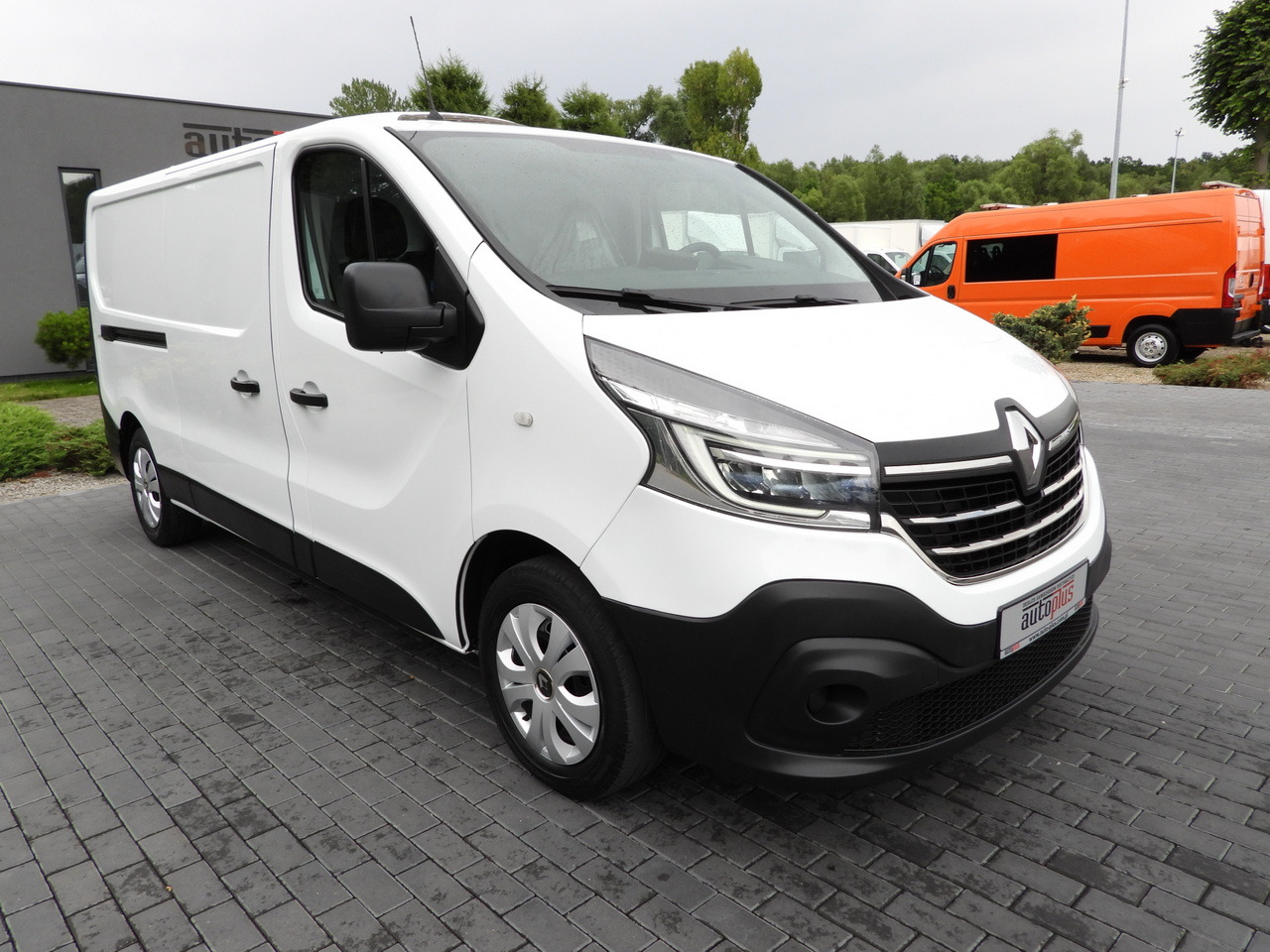 RENAULT TRAFIC REFRIGERATOR VAN -5*C POWER SUPPLY 230V CRUISE CONTROL LED LIGHTS AIR CONDITIONING 120HP - כלי רכב מסחרי לקירור: תמונה 4 RENAULT TRAFIC REFRIGERATOR VAN -5*C POWER SUPPLY 230V CRUISE CONTROL LED LIGHTS AIR CONDITIONING 120HP - כלי רכב מסחרי לקירור: תמונה 4