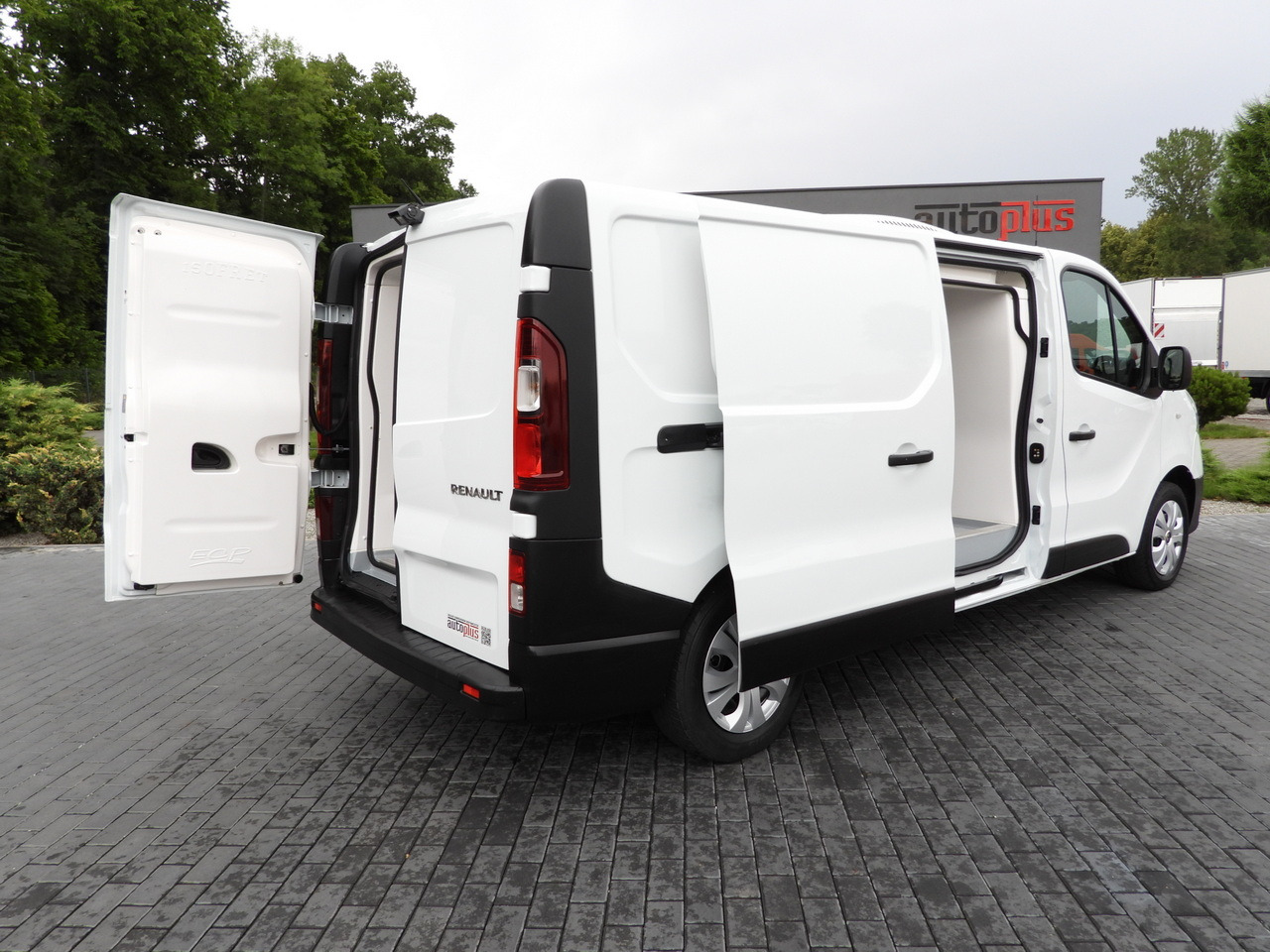 RENAULT TRAFIC REFRIGERATOR VAN -5*C POWER SUPPLY 230V CRUISE CONTROL LED LIGHTS AIR CONDITIONING 120HP - כלי רכב מסחרי לקירור: תמונה 3 RENAULT TRAFIC REFRIGERATOR VAN -5*C POWER SUPPLY 230V CRUISE CONTROL LED LIGHTS AIR CONDITIONING 120HP - כלי רכב מסחרי לקירור: תמונה 3