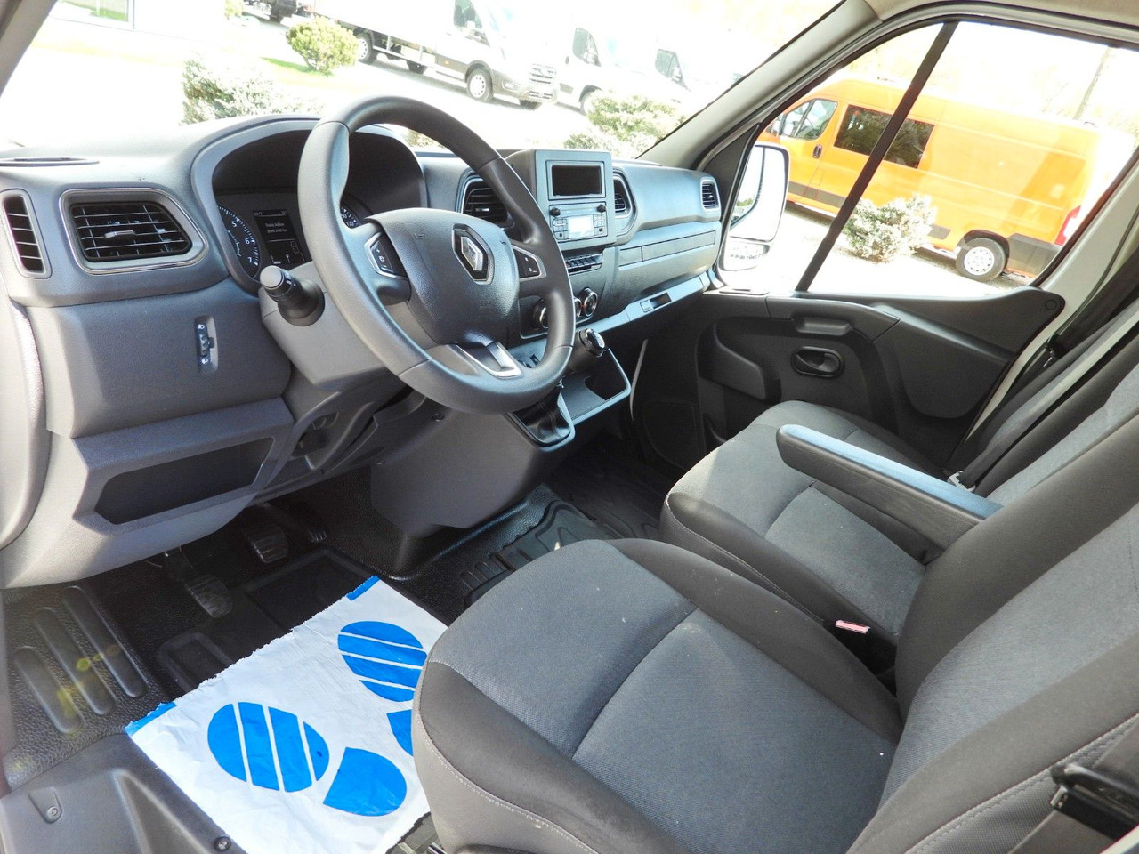 Renault MASTER KASTENWAGEN TEMPOMAT LED LICHTER A/C - כלי רכב מסחרי עם לוח: תמונה 2 Renault MASTER KASTENWAGEN TEMPOMAT LED LICHTER A/C - כלי רכב מסחרי עם לוח: תמונה 2