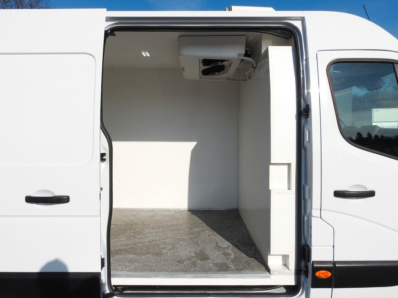 כלי רכב מסחרי לקירור Renault MASTER  KÜHLKASTENWAGEN 0*C LED LICHTER  A/C Renault MASTER  KÜHLKASTENWAGEN 0*C LED LICHTER  A/C: תמונה 16