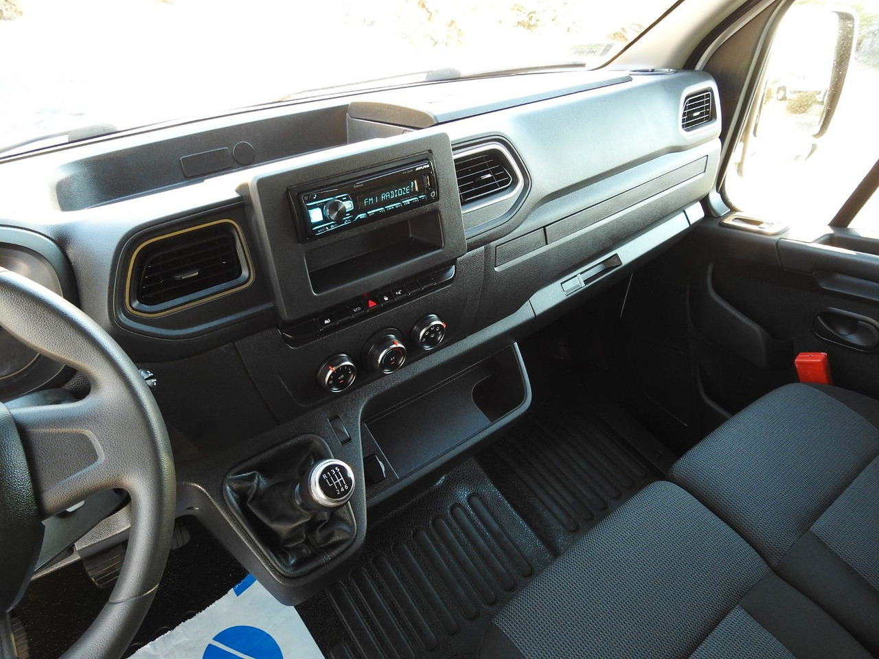 הַחכָּרָה Renault MASTER KÜHLKASTENWAGEN -5*C HEIZFUNKTION  A/C Renault MASTER KÜHLKASTENWAGEN -5*C HEIZFUNKTION  A/C Renault MASTER KÜHLKASTENWAGEN -5*C HEIZFUNKTION  A/C Renault MASTER KÜHLKASTENWAGEN -5*C HEIZFUNKTION  A/C: תמונה 24
