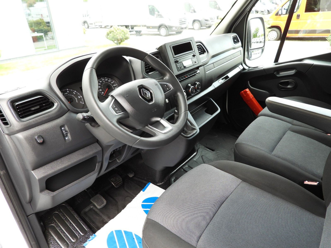 Renault MASTER PRITSCHE PLANE 10 PALETTEN TEMPOMAT - כלי רכב מסחרי עם וילונות צד: תמונה 2 Renault MASTER PRITSCHE PLANE 10 PALETTEN TEMPOMAT - כלי רכב מסחרי עם וילונות צד: תמונה 2