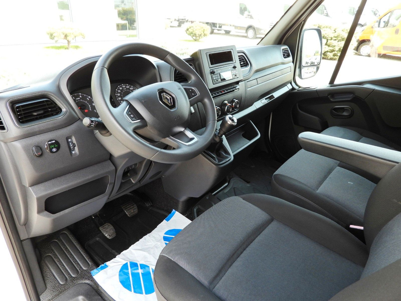 Renault MASTER PRITSCHE PLANE 10 PALETTEN WEBASTO A/C - כלי רכב מסחרי עם וילונות צד: תמונה 2 Renault MASTER PRITSCHE PLANE 10 PALETTEN WEBASTO A/C - כלי רכב מסחרי עם וילונות צד: תמונה 2