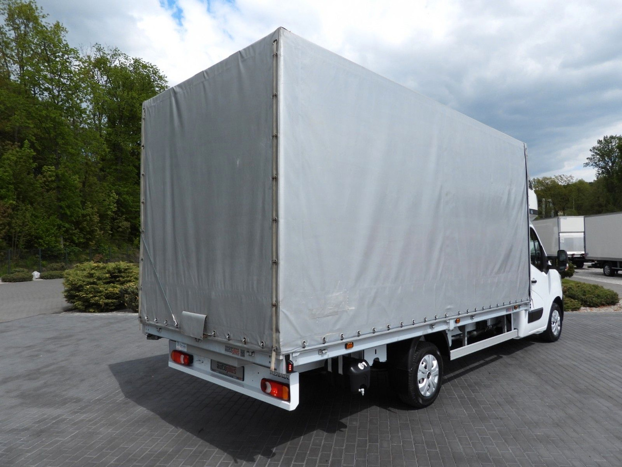 Renault MASTER PRITSCHE PLANE 10 PALETTEN WEBASTO A/C - כלי רכב מסחרי עם וילונות צד: תמונה 3 Renault MASTER PRITSCHE PLANE 10 PALETTEN WEBASTO A/C - כלי רכב מסחרי עם וילונות צד: תמונה 3