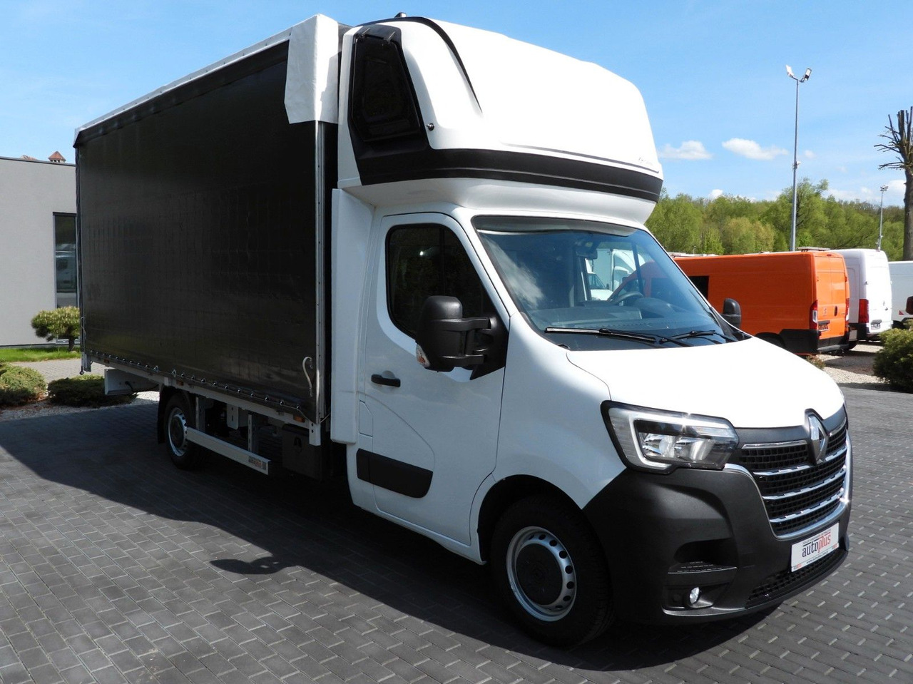 Renault MASTER PRITSCHE PLANE 10 PALETTEN WEBASTO A/C - כלי רכב מסחרי עם וילונות צד: תמונה 4 Renault MASTER PRITSCHE PLANE 10 PALETTEN WEBASTO A/C - כלי רכב מסחרי עם וילונות צד: תמונה 4