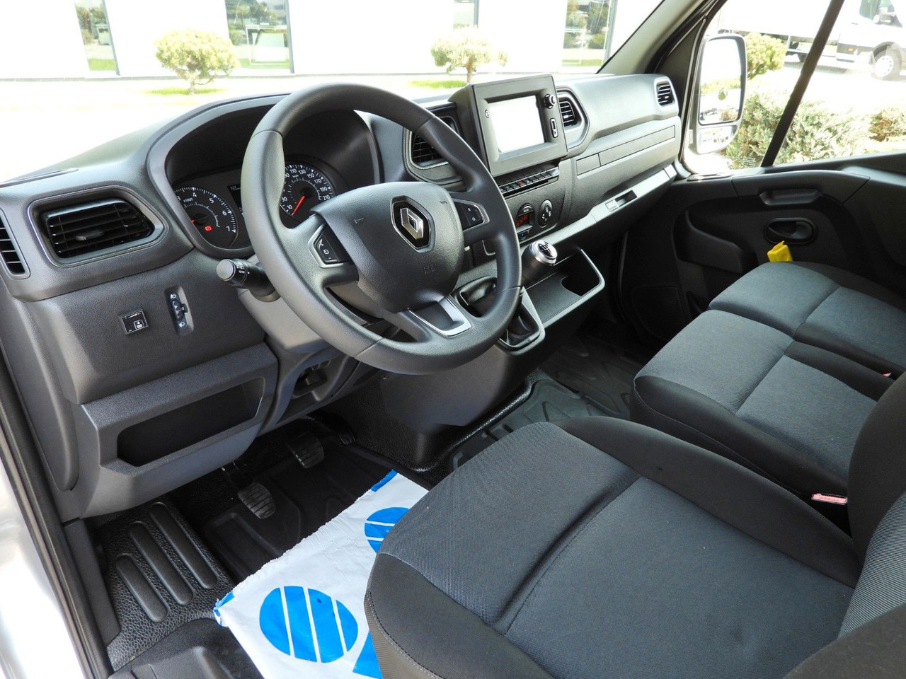 Renault MASTER PRITSCHE PLANE 10 PALETTEN WEBASTO A/C - כלי רכב מסחרי עם וילונות צד: תמונה 2 Renault MASTER PRITSCHE PLANE 10 PALETTEN WEBASTO A/C - כלי רכב מסחרי עם וילונות צד: תמונה 2