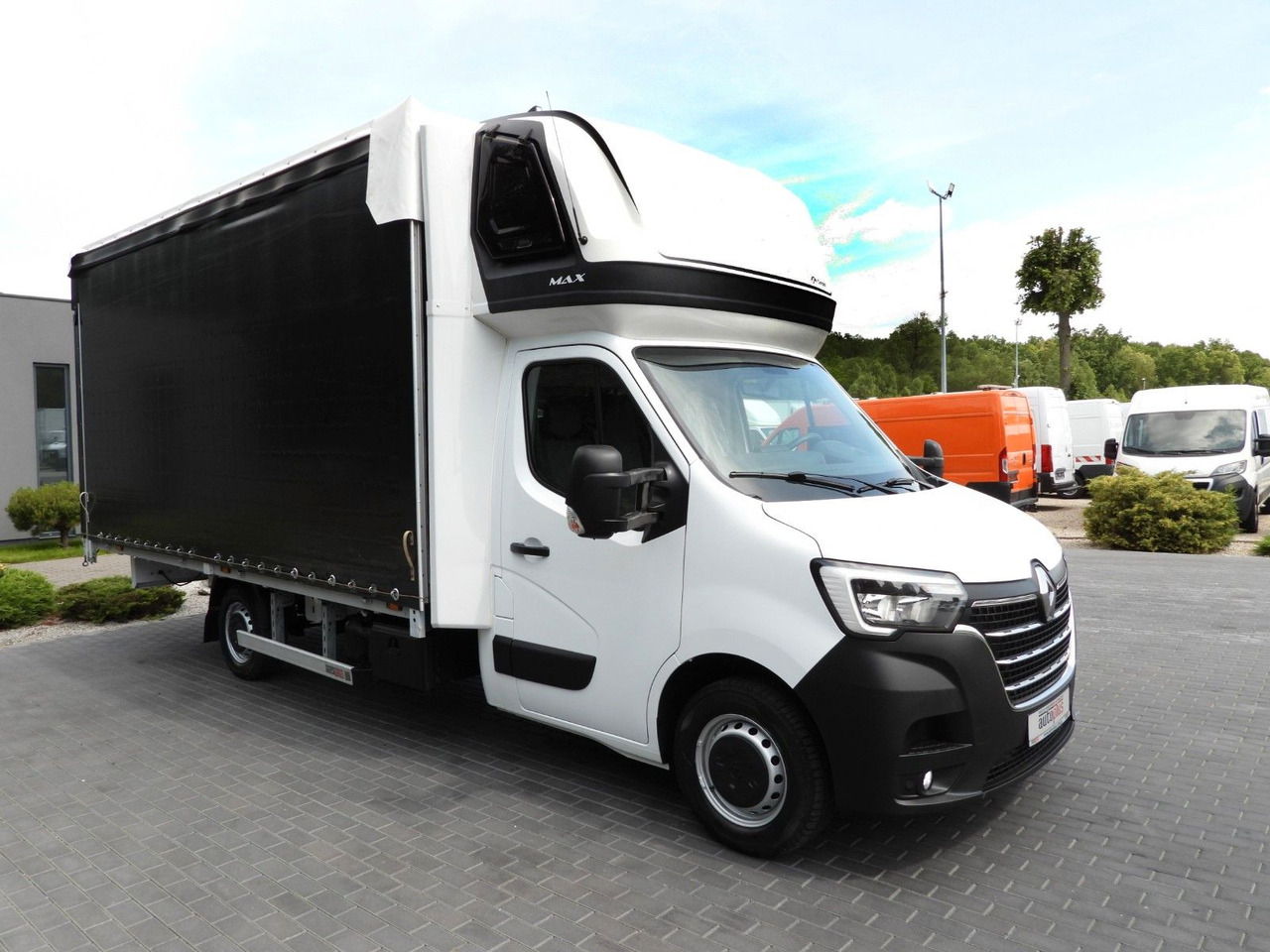 Renault MASTER PRITSCHE PLANE 12 PALETTEN WEBASTO A/C - כלי רכב מסחרי עם וילונות צד: תמונה 4 Renault MASTER PRITSCHE PLANE 12 PALETTEN WEBASTO A/C - כלי רכב מסחרי עם וילונות צד: תמונה 4