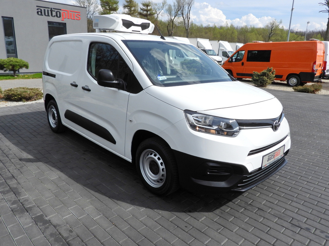 TOYOTA PROACE CITY REFRIGERATOR VAN -15*C POWER SUPPLY 230V CRUISE CONTROL AIR CONDITIONING 100HP - כלי רכב מסחרי לקירור: תמונה 4 TOYOTA PROACE CITY REFRIGERATOR VAN -15*C POWER SUPPLY 230V CRUISE CONTROL AIR CONDITIONING 100HP - כלי רכב מסחרי לקירור: תמונה 4