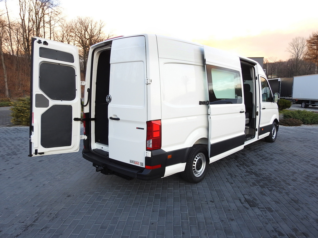 VOLKSWAGEN CRAFTER 4X4 4MOTION BOX DELIVERY VAN 7 SEATS AIR CONDITIONING 140HP - כלי רכב מסחרי עם לוח: תמונה 3 VOLKSWAGEN CRAFTER 4X4 4MOTION BOX DELIVERY VAN 7 SEATS AIR CONDITIONING 140HP - כלי רכב מסחרי עם לוח: תמונה 3