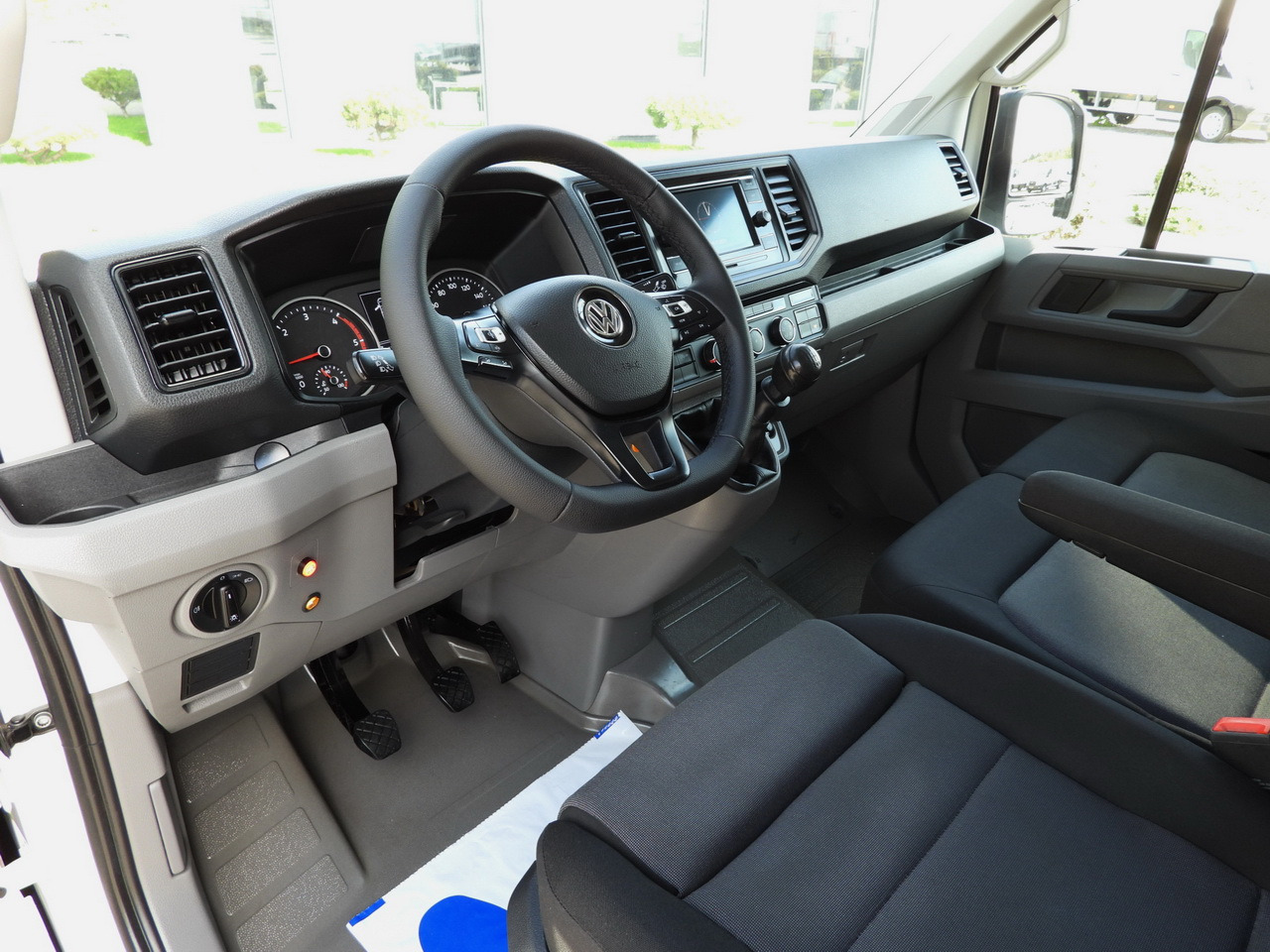 VOLKSWAGEN CRAFTER TARPAULIN LIFT 8 PALLETS CRUISE CONTROL LED LIGHTS TWIN WHEELS AIR CONDITIONING 180HP - כלי רכב מסחרי עם וילונות צד: תמונה 2 VOLKSWAGEN CRAFTER TARPAULIN LIFT 8 PALLETS CRUISE CONTROL LED LIGHTS TWIN WHEELS AIR CONDITIONING 180HP - כלי רכב מסחרי עם וילונות צד: תמונה 2