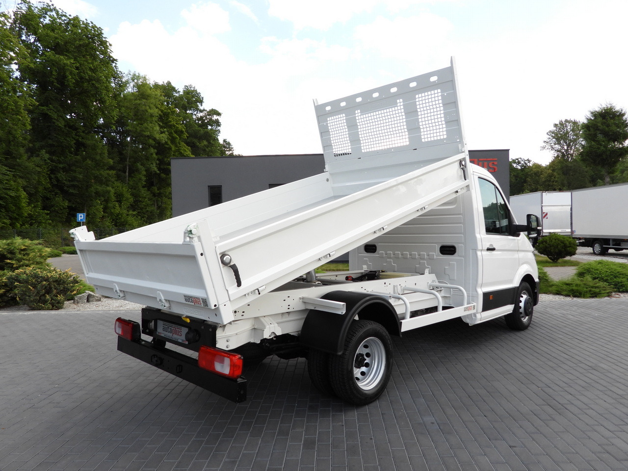 VOLKSWAGEN CRAFTER TIPPER CRUISE CONTROL TWIN WHEELS AIR CONDITIONING 180HP - כלי רכב מסחרי מזהיר: תמונה 3 VOLKSWAGEN CRAFTER TIPPER CRUISE CONTROL TWIN WHEELS AIR CONDITIONING 180HP - כלי רכב מסחרי מזהיר: תמונה 3