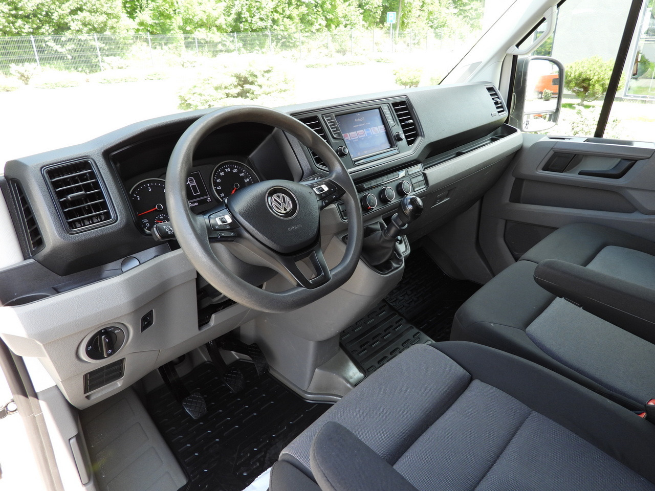 VOLKSWAGEN CRAFTER TIPPER CRUISE CONTROL TWIN WHEELS AIR CONDITIONING 180HP - כלי רכב מסחרי מזהיר: תמונה 2 VOLKSWAGEN CRAFTER TIPPER CRUISE CONTROL TWIN WHEELS AIR CONDITIONING 180HP - כלי רכב מסחרי מזהיר: תמונה 2