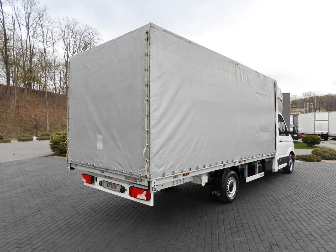 Volkswagen CRAFTER PRITSCHE PLANE 10 PALETTEN WEBASTO - כלי רכב מסחרי עם וילונות צד: תמונה 3 Volkswagen CRAFTER PRITSCHE PLANE 10 PALETTEN WEBASTO - כלי רכב מסחרי עם וילונות צד: תמונה 3