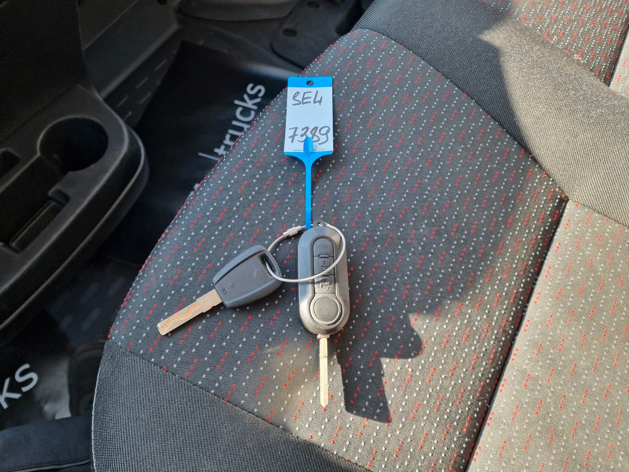 כלי רכב מסחרי עם תיבה Citroën Jumper / Ladebordwand / 3 Sitzen / Klimaanlage: תמונה 26 כלי רכב מסחרי עם תיבה Citroën Jumper / Ladebordwand / 3 Sitzen / Klimaanlage: תמונה 26