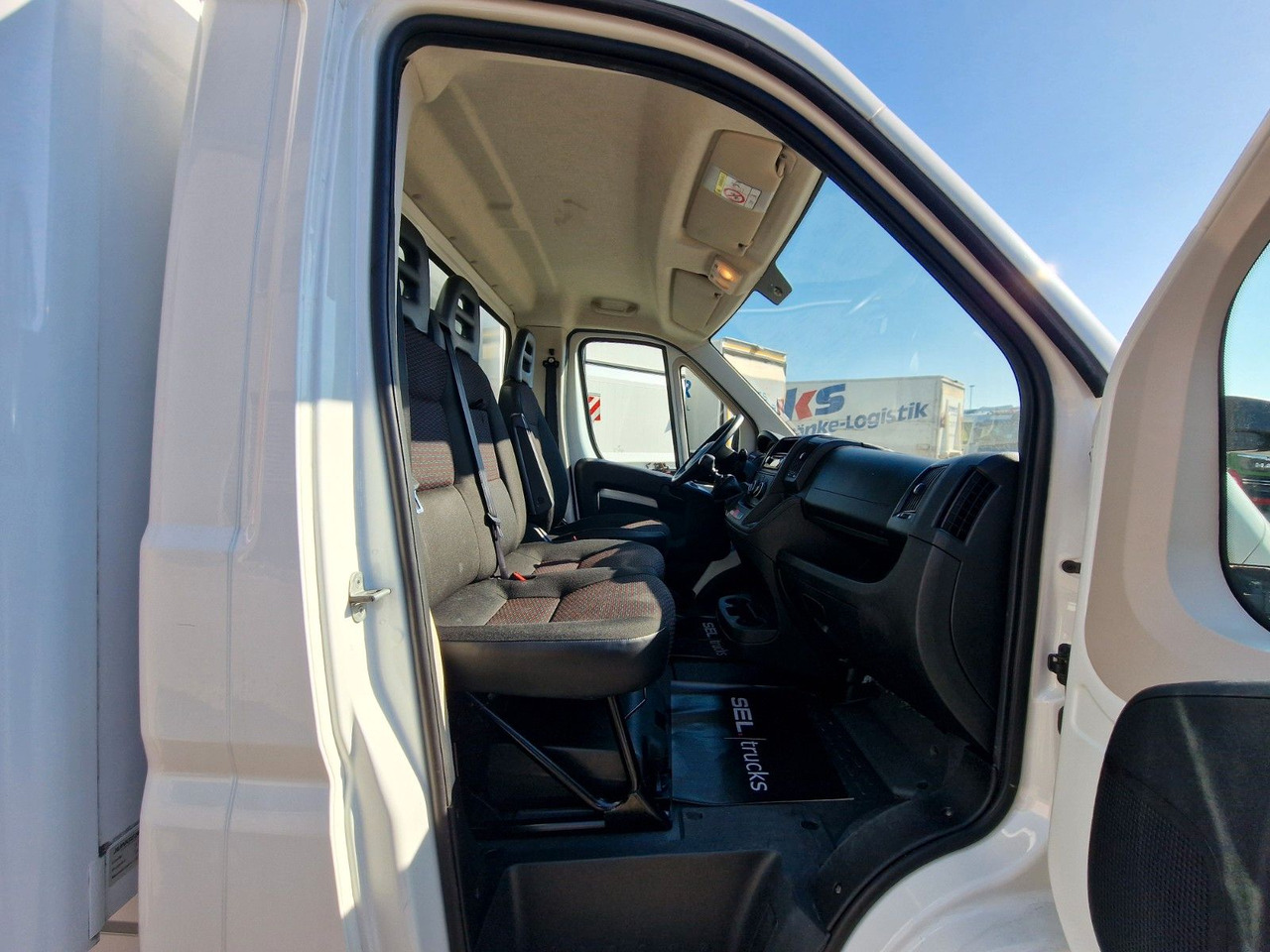 כלי רכב מסחרי עם תיבה Citroën Jumper / Ladebordwand / 3 Sitzen / Klimaanlage: תמונה 19 כלי רכב מסחרי עם תיבה Citroën Jumper / Ladebordwand / 3 Sitzen / Klimaanlage: תמונה 19