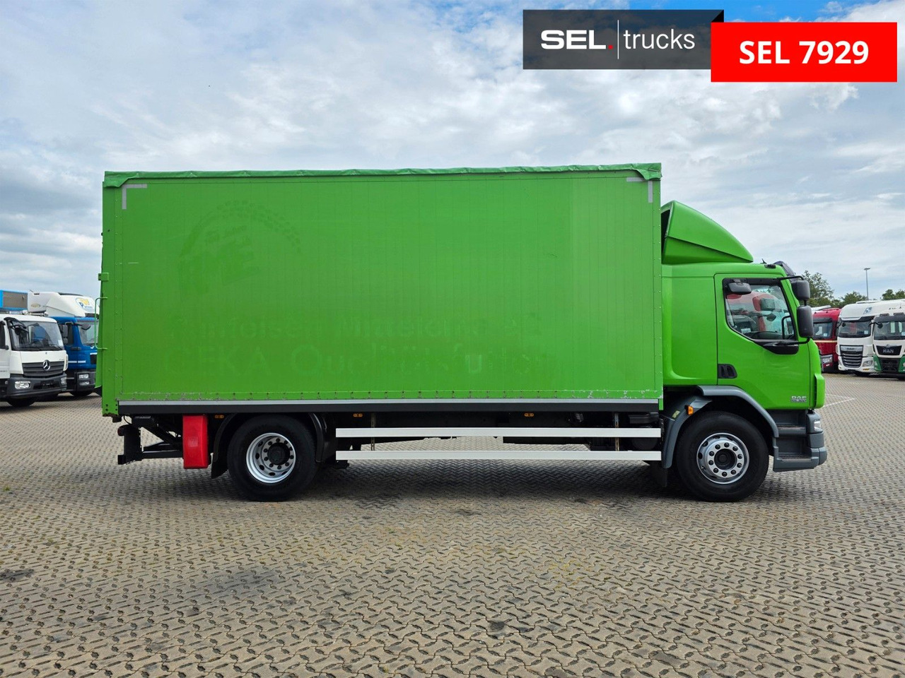 DAF FA LF 55.300 / Ladebordwand + Kofferseite - משאית וילונות צד: תמונה 4 DAF FA LF 55.300 / Ladebordwand + Kofferseite - משאית וילונות צד: תמונה 4