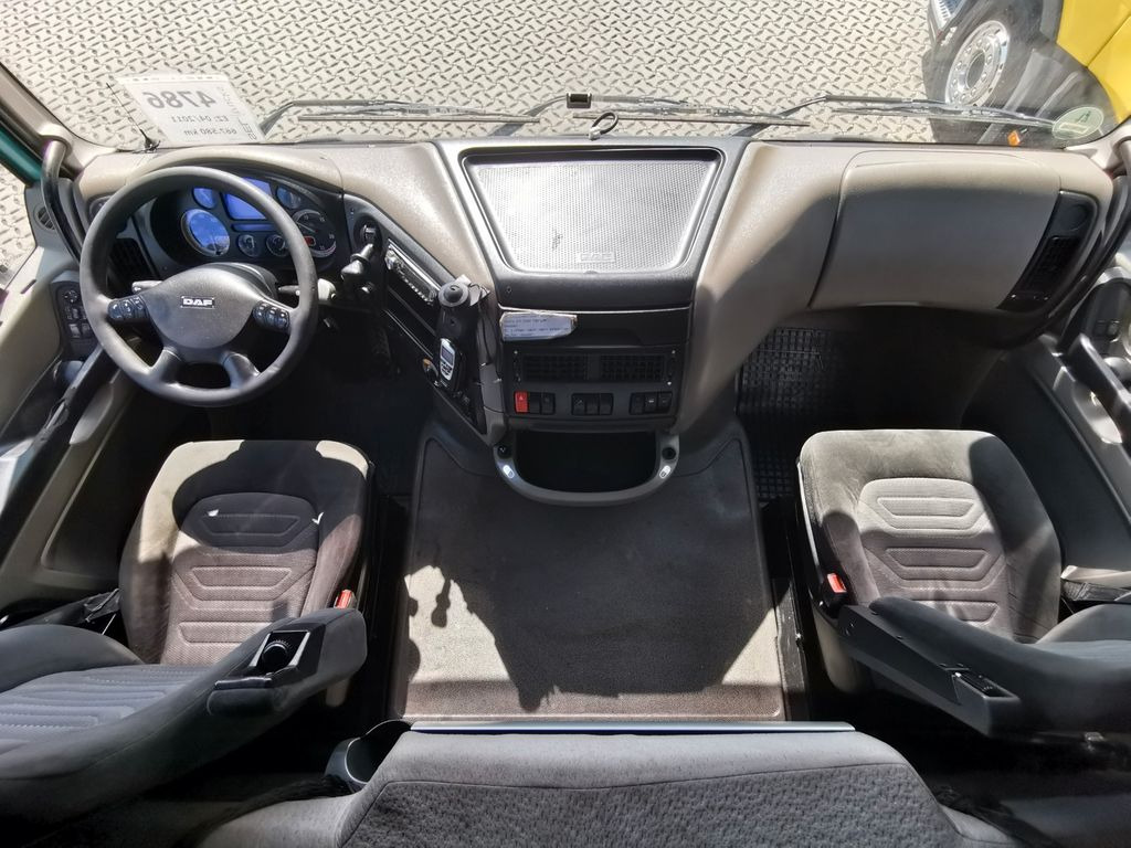 משאית להובלת בעלי חיים DAF XF 105.460  / Intarder / 4 Stock / KOMPLETT !: תמונה 14 משאית להובלת בעלי חיים DAF XF 105.460  / Intarder / 4 Stock / KOMPLETT !: תמונה 14