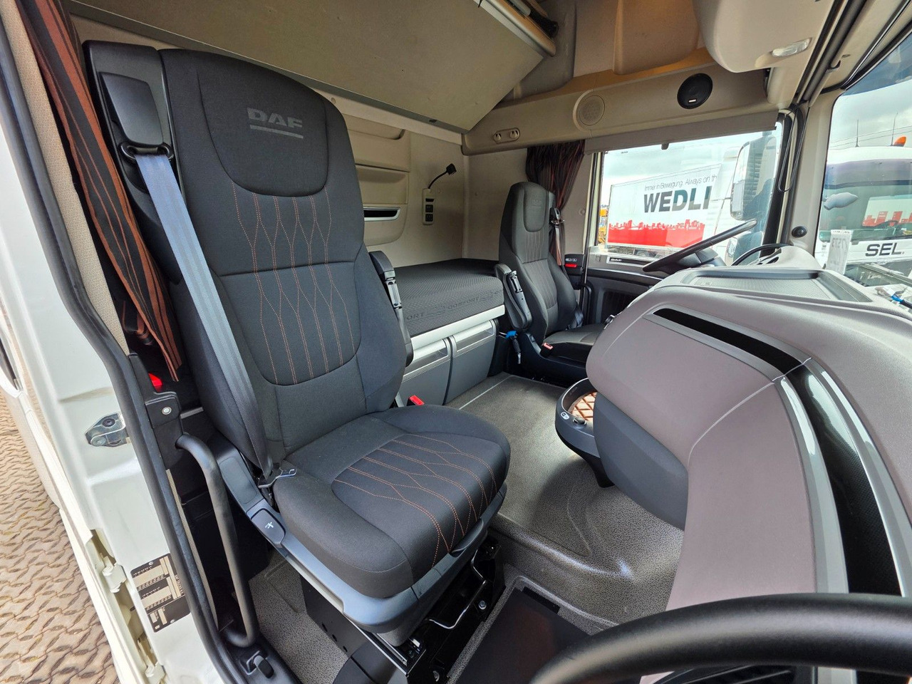 יחידת טרקטור DAF XF 530 FT / ZF Intarder / Standklimaanlage / 6D: תמונה 17