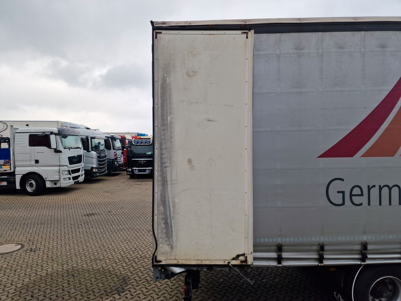 סמיטריילר עם וילונות צד Fliegl SZS320 / Hubdach / EDSCHA / Mega: תמונה 15 סמיטריילר עם וילונות צד Fliegl SZS320 / Hubdach / EDSCHA / Mega: תמונה 15