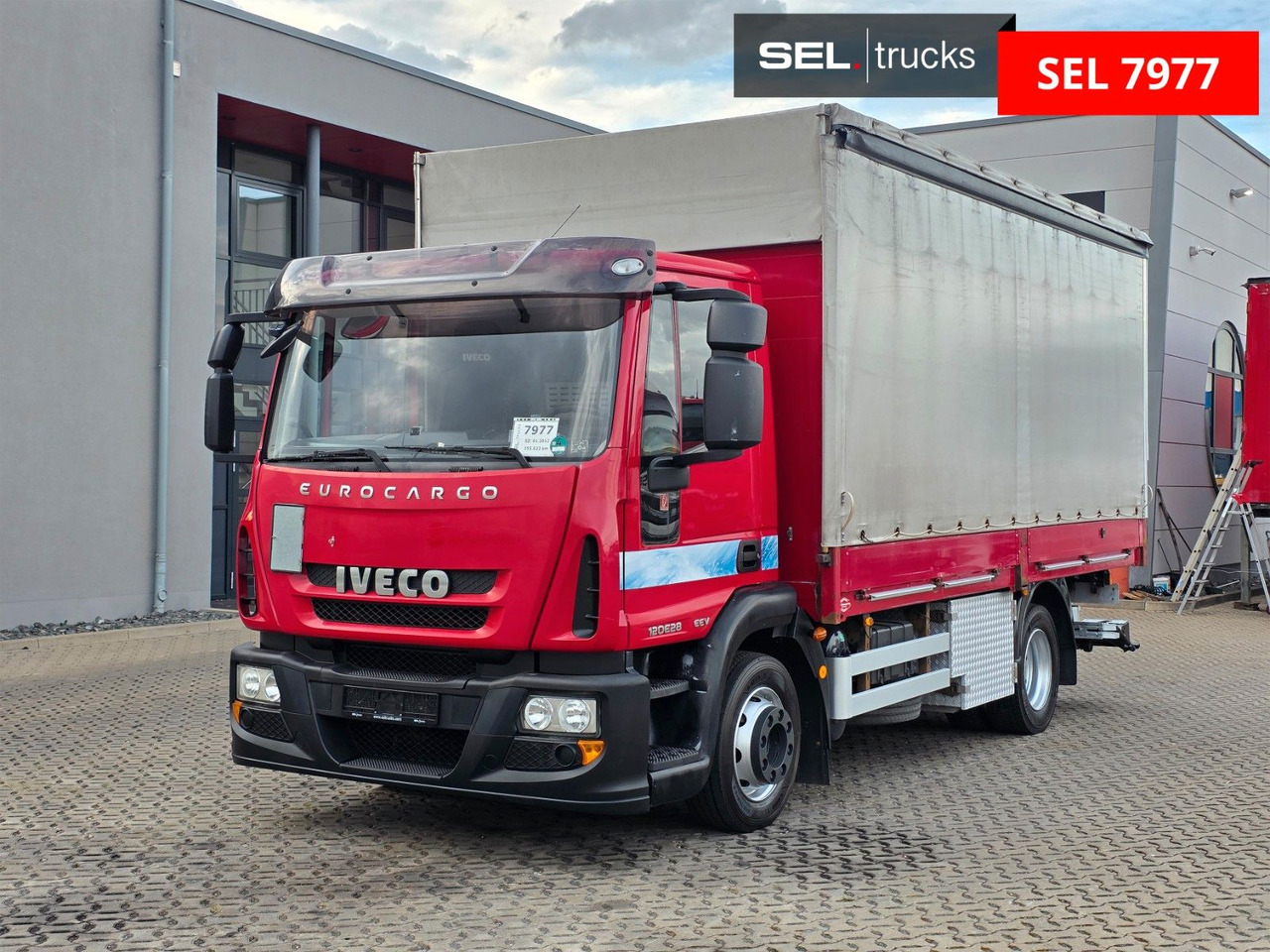 Iveco Eurocargo 120E28 / Ladebordwand / Aluklappen - משאית וילונות צד: תמונה 1 Iveco Eurocargo 120E28 / Ladebordwand / Aluklappen - משאית וילונות צד: תמונה 1