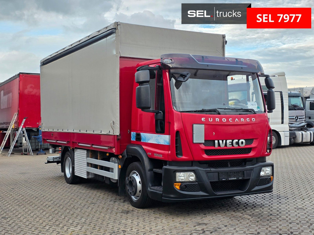 Iveco Eurocargo 120E28 / Ladebordwand / Aluklappen - משאית וילונות צד: תמונה 3 Iveco Eurocargo 120E28 / Ladebordwand / Aluklappen - משאית וילונות צד: תמונה 3