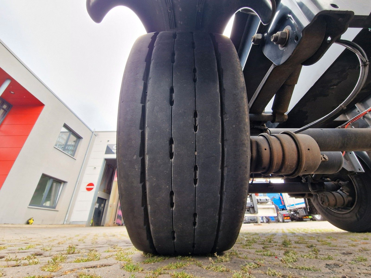 סמיטריילר מוביל מכולות/ החלפת גוף Krone SD / Teleskop / Liftachse: תמונה 28