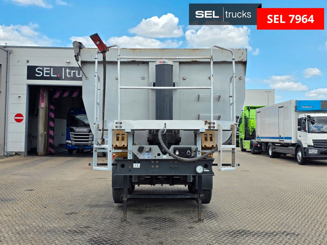 Langendorf SKS-HS 24/30 / Alu-Felgen / Liftachse - סמיטריילר עם מזהיר: תמונה 2 Langendorf SKS-HS 24/30 / Alu-Felgen / Liftachse - סמיטריילר עם מזהיר: תמונה 2