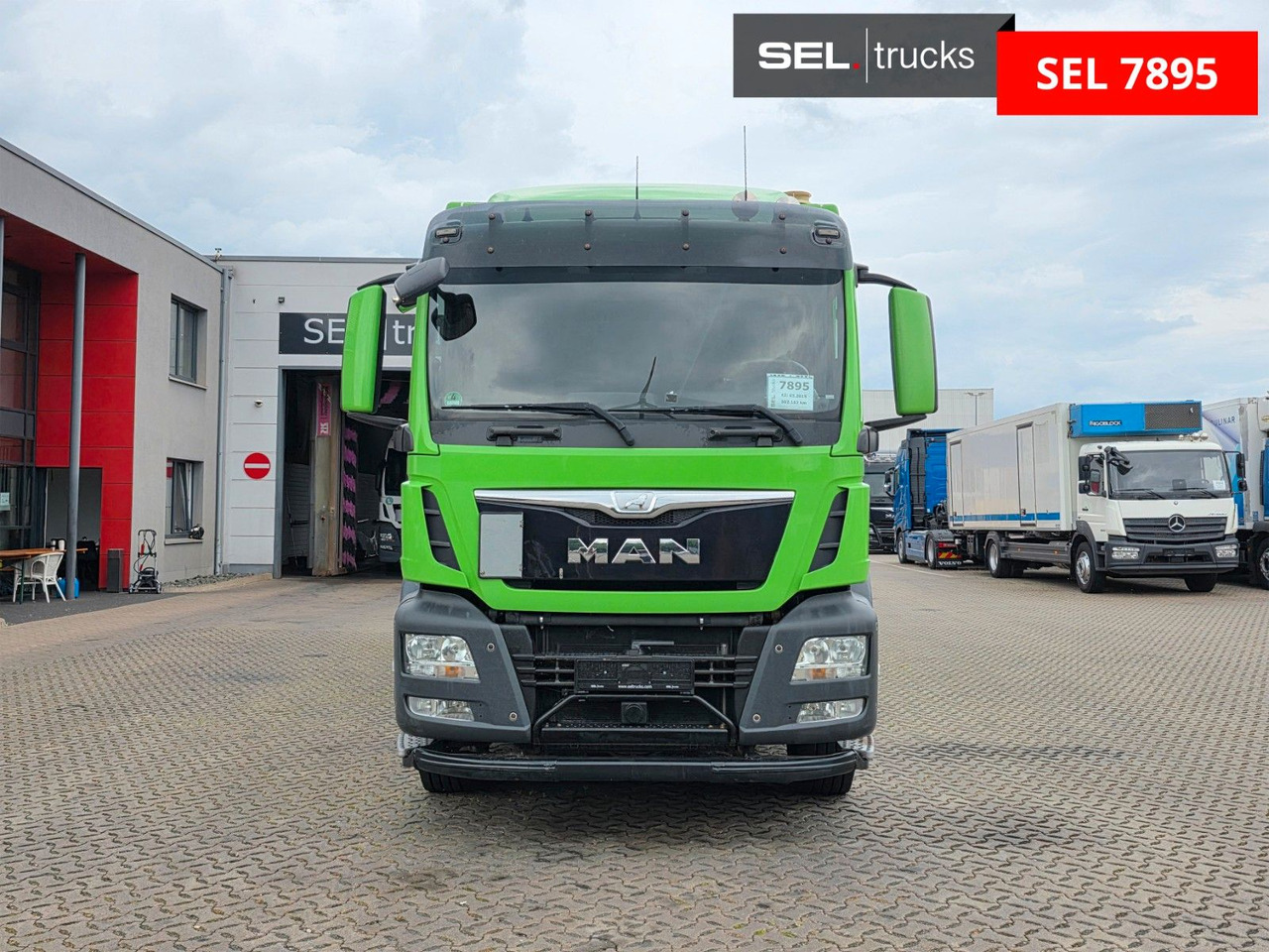 MAN TGS 26.400 6X2-4 LL / Ldbw / ADR AT / Lenkachse - משאית תיבה: תמונה 2 MAN TGS 26.400 6X2-4 LL / Ldbw / ADR AT / Lenkachse - משאית תיבה: תמונה 2