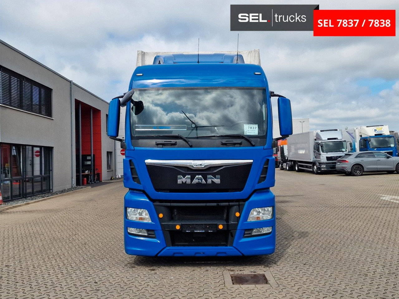 MAN TGX 18.440 4X2 LL-U/ Intarder /Hubdach/Durchlade - משאית וילונות צד: תמונה 2 MAN TGX 18.440 4X2 LL-U/ Intarder /Hubdach/Durchlade - משאית וילונות צד: תמונה 2