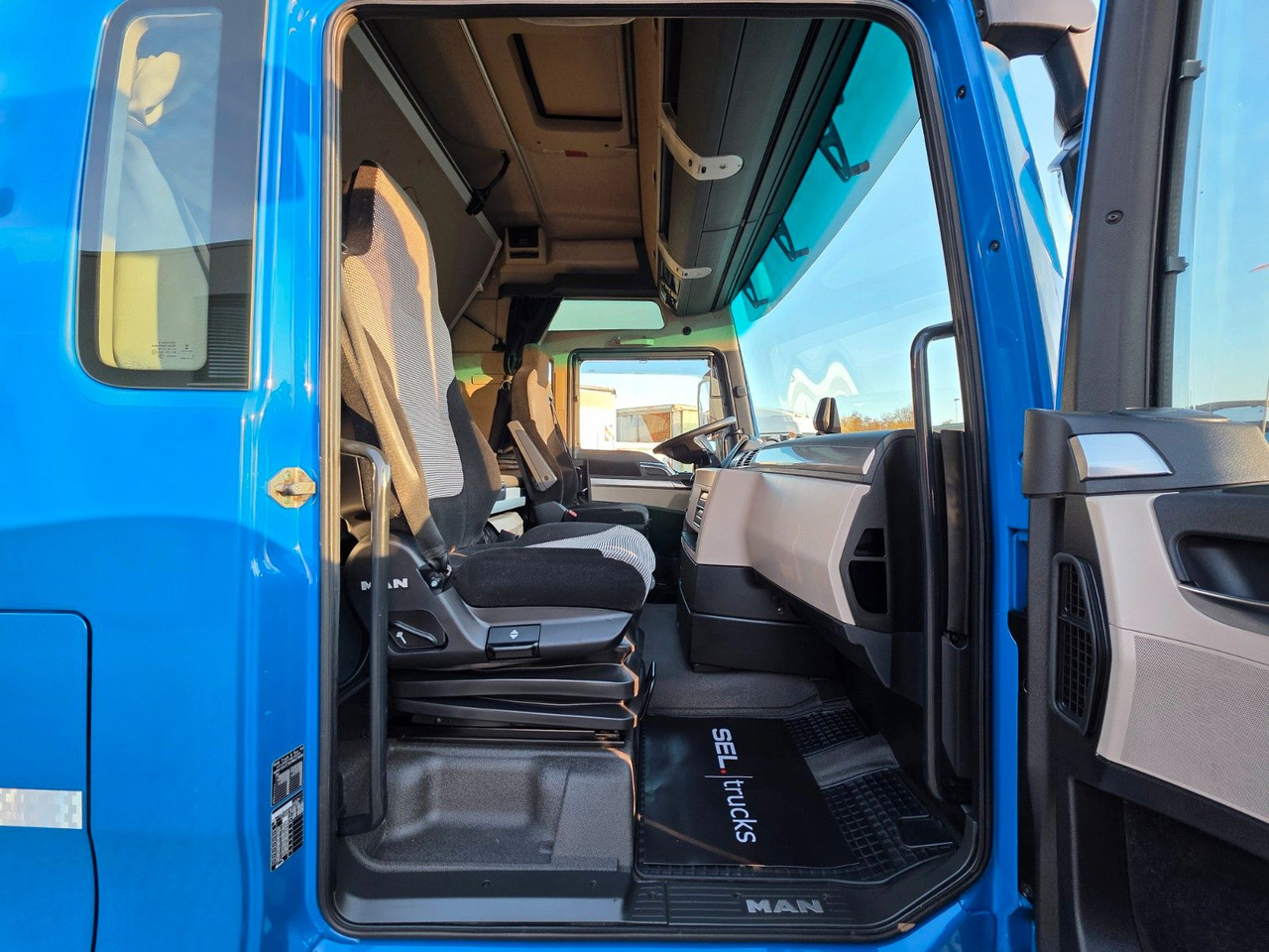 מוביל מכולות/ משאית החלפת גוף MAN TGX 18.460 4X2 LL / Standklimaanlage: תמונה 28