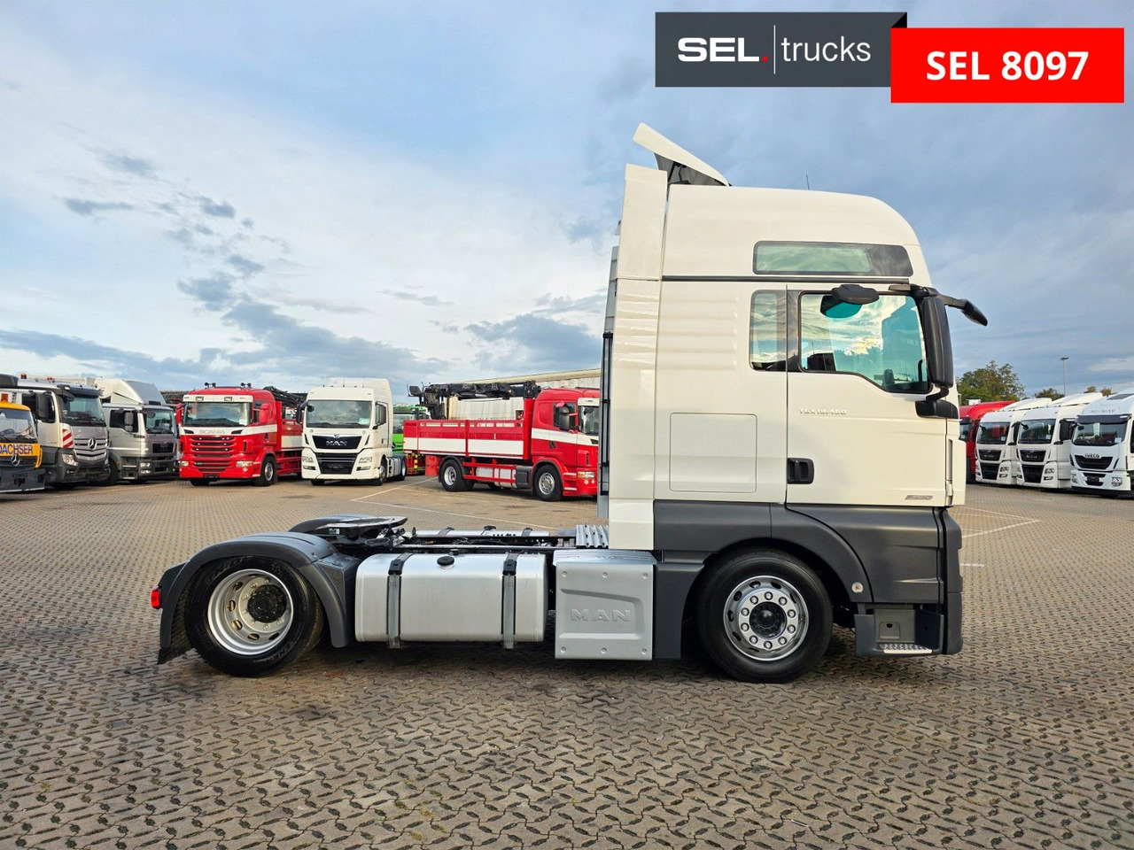 MAN TGX 18.460 LLS-U / Retarder / 2 Tanks - יחידת טרקטור: תמונה 4 MAN TGX 18.460 LLS-U / Retarder / 2 Tanks - יחידת טרקטור: תמונה 4