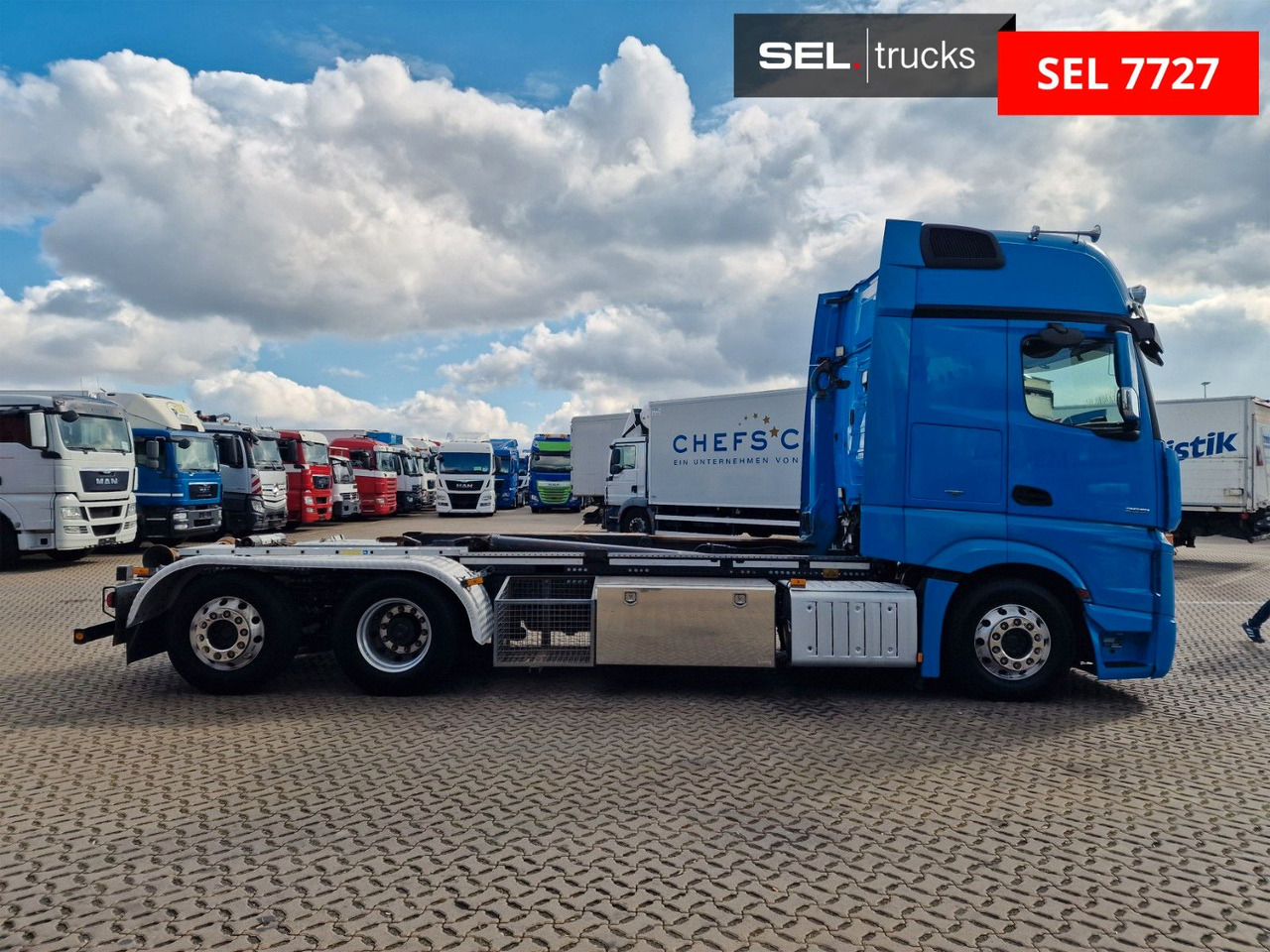 Mercedes-Benz Actros 2551 / Retarder / Standklima / Xenon - משאית הרמת וו: תמונה 4 Mercedes-Benz Actros 2551 / Retarder / Standklima / Xenon - משאית הרמת וו: תמונה 4
