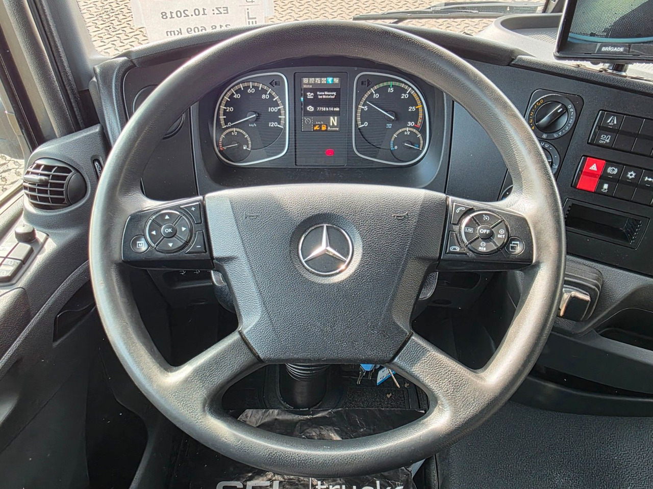 משאית וילונות צד Mercedes-Benz Atego 1221 / Ladebordwand / Rückfahrkamera: תמונה 33 משאית וילונות צד Mercedes-Benz Atego 1221 / Ladebordwand / Rückfahrkamera: תמונה 33