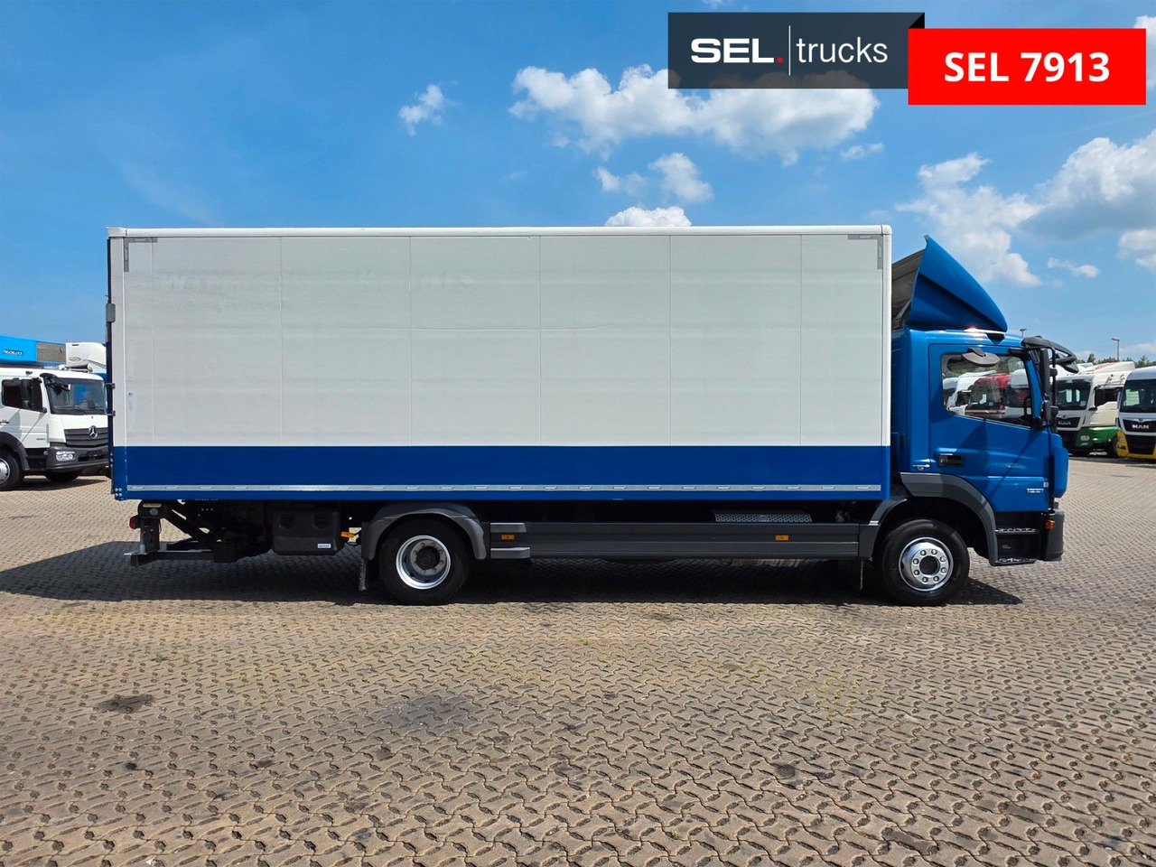 Mercedes-Benz Atego 1221 / Ladebordwand - משאית תיבה: תמונה 4 Mercedes-Benz Atego 1221 / Ladebordwand - משאית תיבה: תמונה 4