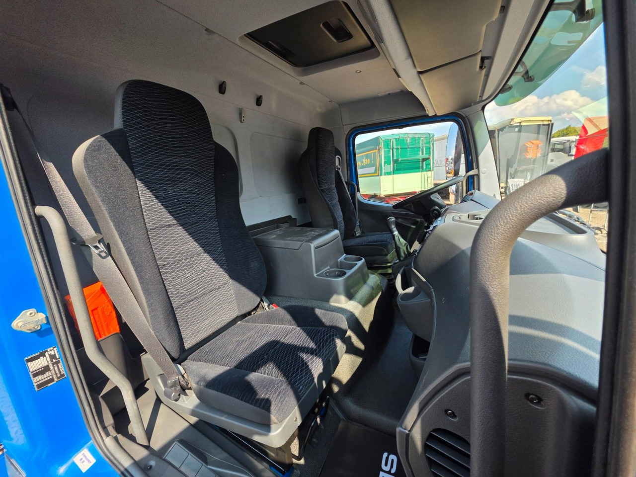 משאית תיבה Mercedes-Benz Atego 1221 / Ladebordwand: תמונה 19