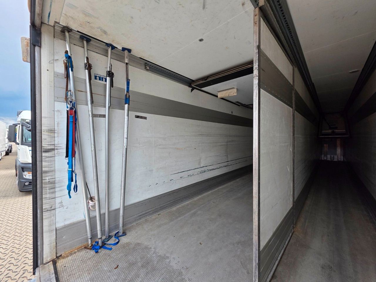 סמיטריילר עם קירור Schmitz Cargobull SKO 10/LZG-FP 45 COOL / Ldbw /2 Kammern /Carrier: תמונה 15 סמיטריילר עם קירור Schmitz Cargobull SKO 10/LZG-FP 45 COOL / Ldbw /2 Kammern /Carrier: תמונה 15