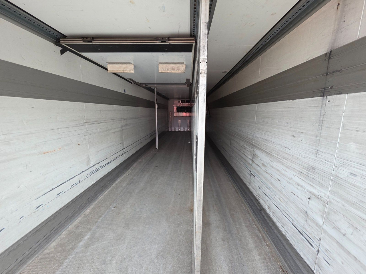 סמיטריילר עם קירור Schmitz Cargobull SKO 10/LZG-FP 45 COOL / Ldbw /2 Kammern /Carrier: תמונה 13 סמיטריילר עם קירור Schmitz Cargobull SKO 10/LZG-FP 45 COOL / Ldbw /2 Kammern /Carrier: תמונה 13