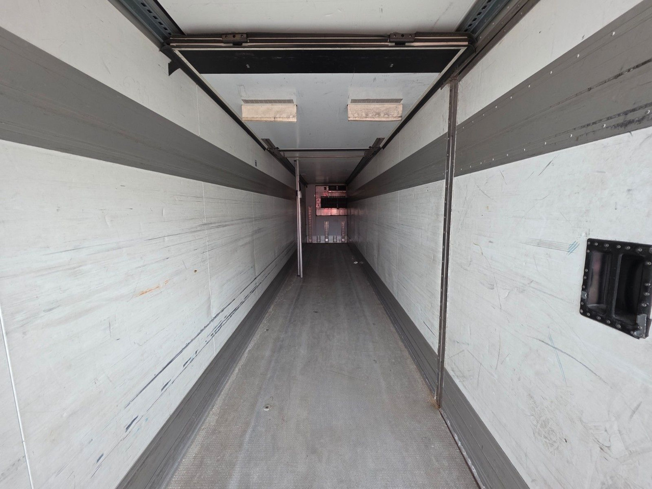 סמיטריילר עם קירור Schmitz Cargobull SKO 10/LZG-FP 45 COOL / Ldbw /2 Kammern /Carrier: תמונה 14 סמיטריילר עם קירור Schmitz Cargobull SKO 10/LZG-FP 45 COOL / Ldbw /2 Kammern /Carrier: תמונה 14