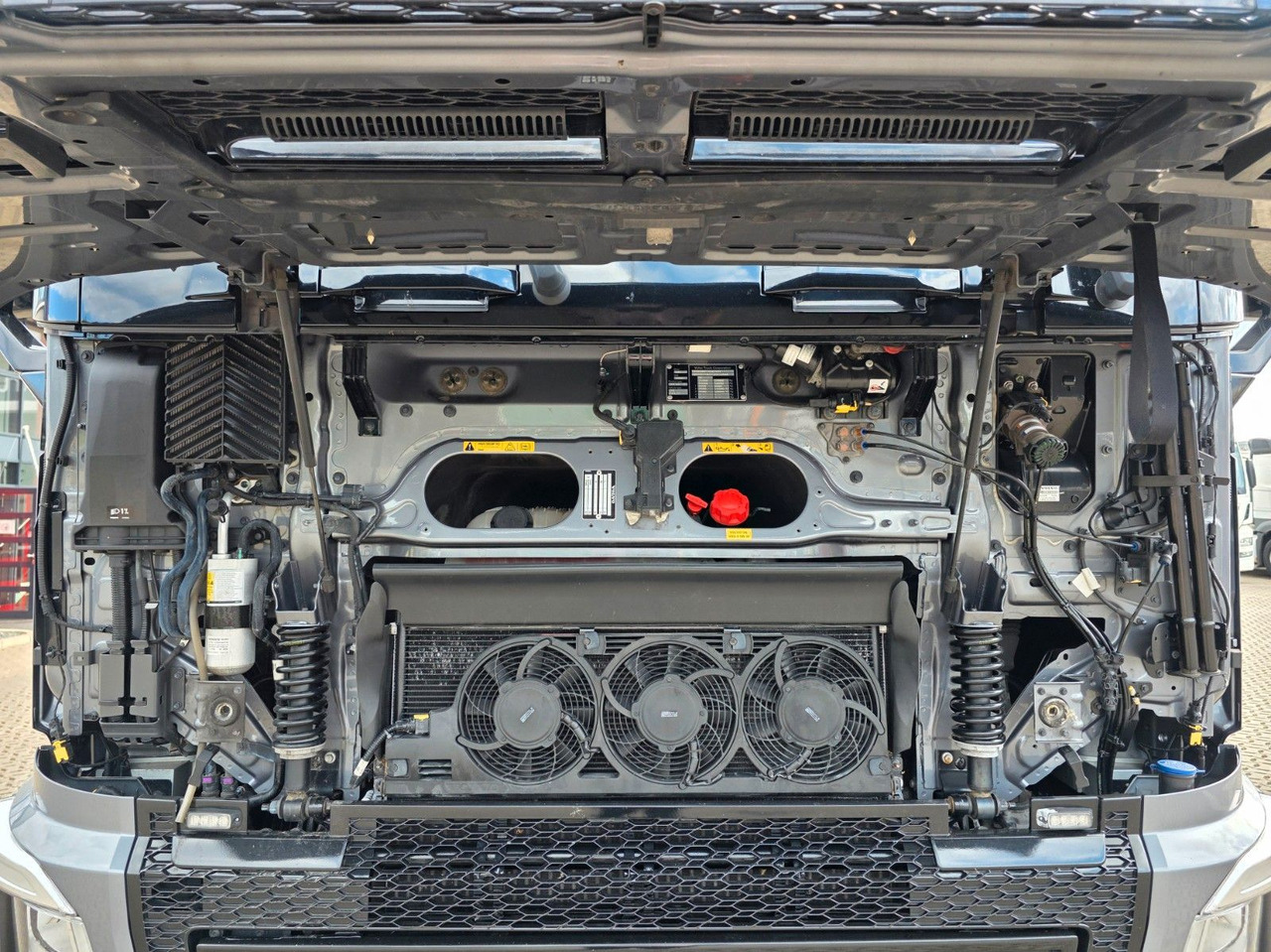 יחידת טרקטור Volvo FH 540 / Retarder / Standklima / TV / 6D: תמונה 12