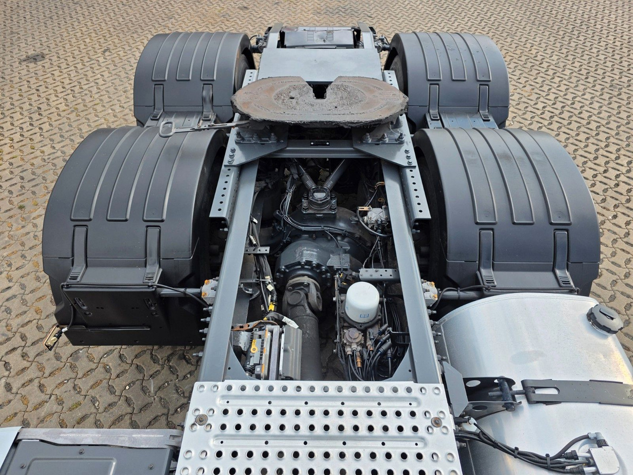 יחידת טרקטור Volvo FH 540 / Retarder / Standklima / TV / 6D: תמונה 9