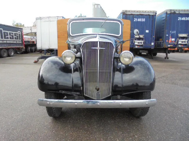 Chevrolet 1 1/2 TON FLATBED - משאית צד נופל/ שטוחה: תמונה 2 Chevrolet 1 1/2 TON FLATBED - משאית צד נופל/ שטוחה: תמונה 2