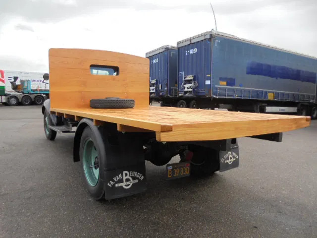 Chevrolet 1 1/2 TON FLATBED - משאית צד נופל/ שטוחה: תמונה 5 Chevrolet 1 1/2 TON FLATBED - משאית צד נופל/ שטוחה: תמונה 5