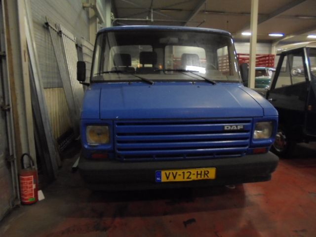 DAF 400 400 - משאית צד נופל/ שטוחה: תמונה 2 DAF 400 400 - משאית צד נופל/ שטוחה: תמונה 2