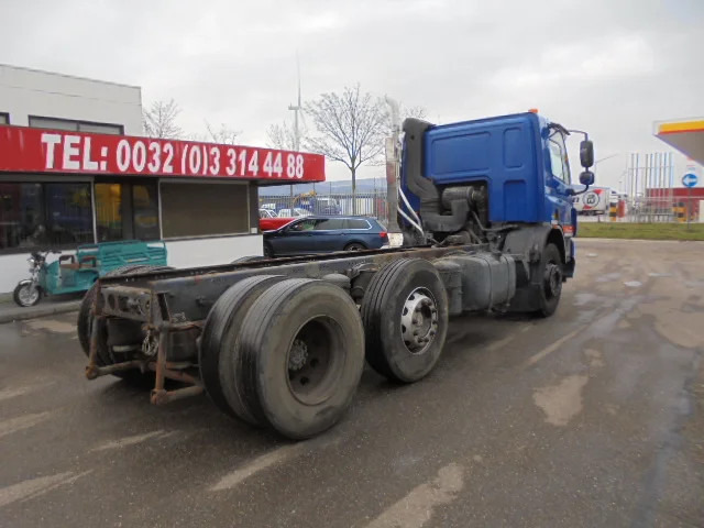 DAF CF 75.250 6X2 - משאית עם שלדת תא: תמונה 4 DAF CF 75.250 6X2 - משאית עם שלדת תא: תמונה 4
