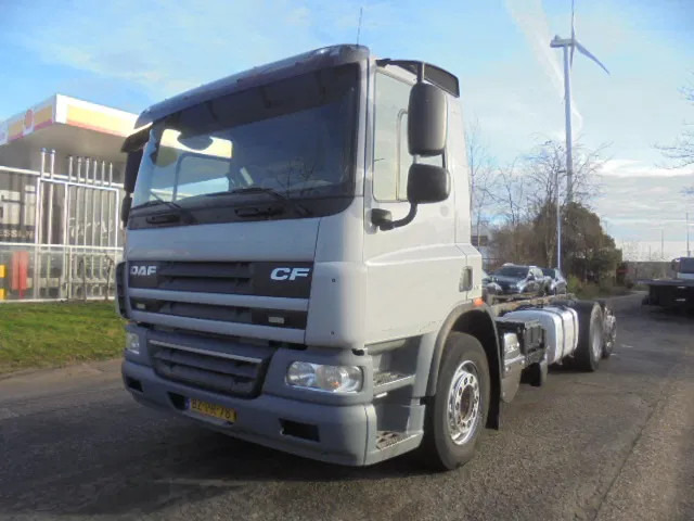DAF CF 75.310 EEV FAN 6x2 NL TRUCK - משאית עם שלדת תא: תמונה 1 DAF CF 75.310 EEV FAN 6x2 NL TRUCK - משאית עם שלדת תא: תמונה 1