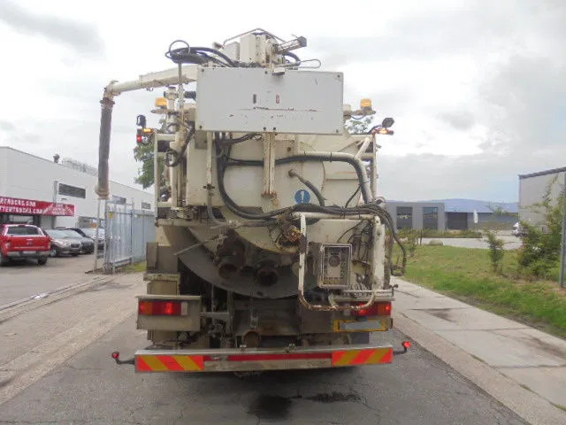 DAF CF 85.410 8X4 BLADGEVEERD - משאית ואקום: תמונה 4 DAF CF 85.410 8X4 BLADGEVEERD - משאית ואקום: תמונה 4