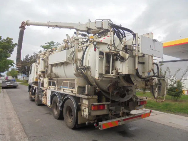 DAF CF 85.410 8X4 BLADGEVEERD - משאית ואקום: תמונה 3 DAF CF 85.410 8X4 BLADGEVEERD - משאית ואקום: תמונה 3