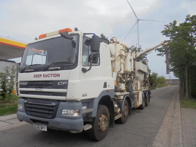 DAF CF 85.410 8X4 BLADGEVEERD - משאית ואקום: תמונה 1 DAF CF 85.410 8X4 BLADGEVEERD - משאית ואקום: תמונה 1